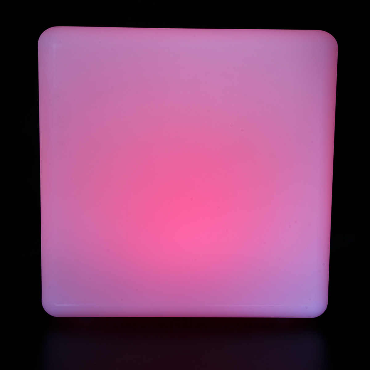 Świetlisty kolorowy sześcian